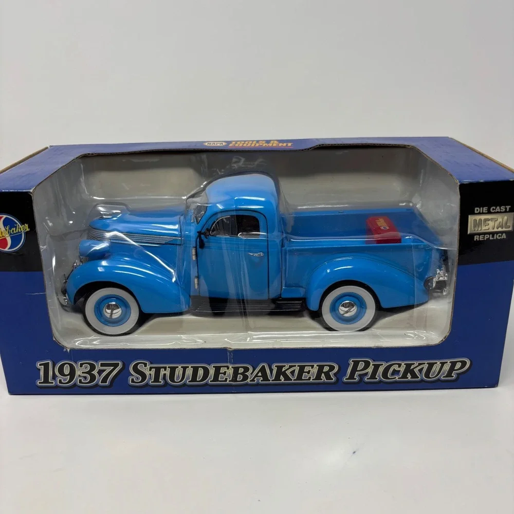 1937 Studebaker Pickup NAPA Tools & Equipment 1:24 Diecast Blue Truck READ